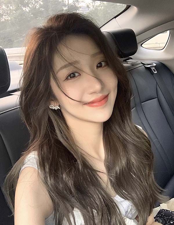 温哥华围经纪人微信